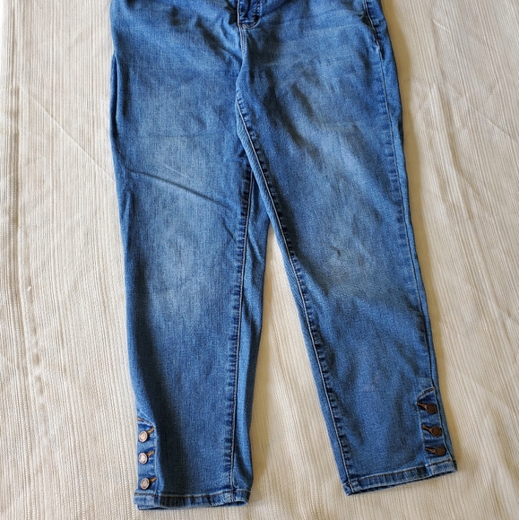 Womens Izod Jeans - Picture 5 of 7